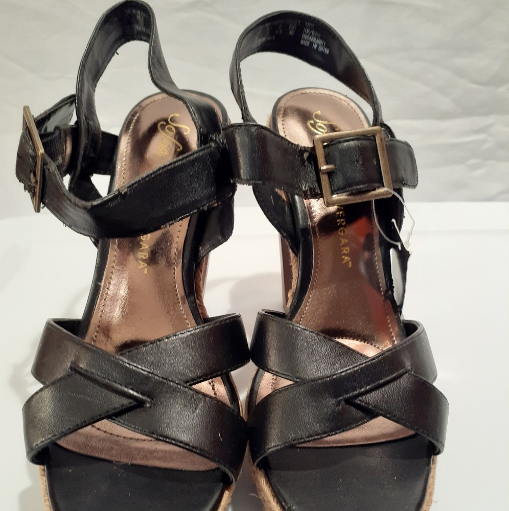 Sofia Vergara black platform heels w/ankle strap